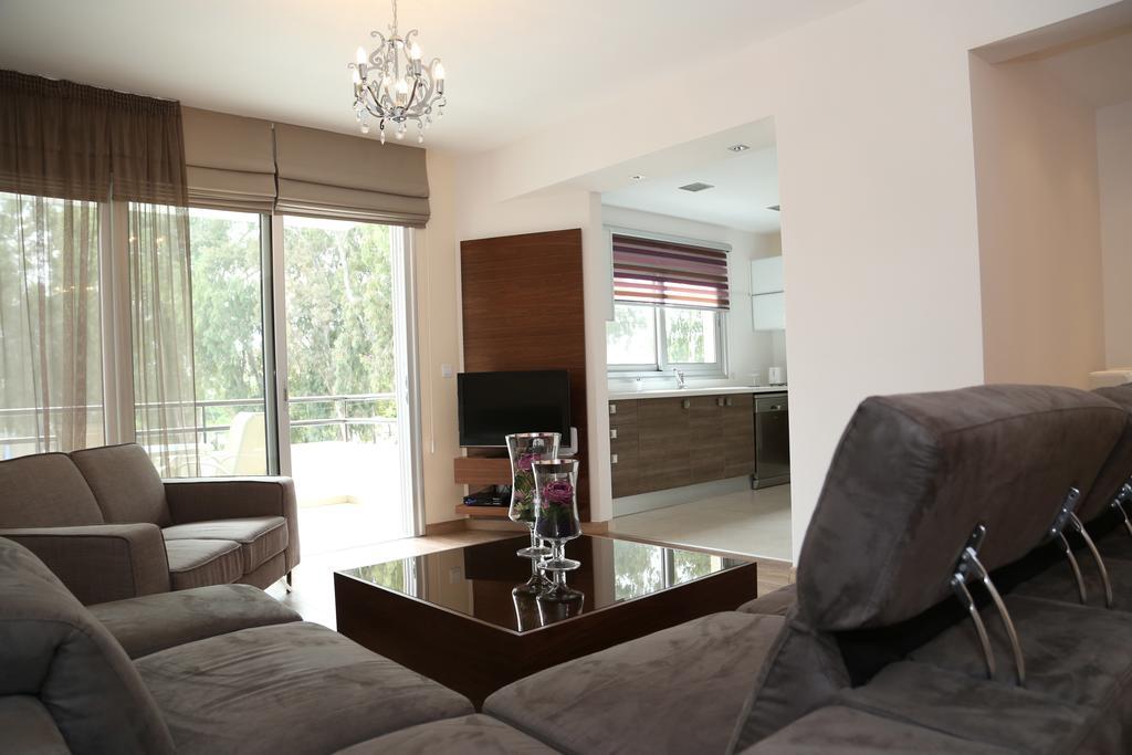 River Beach Apartments Limassol Zimmer foto